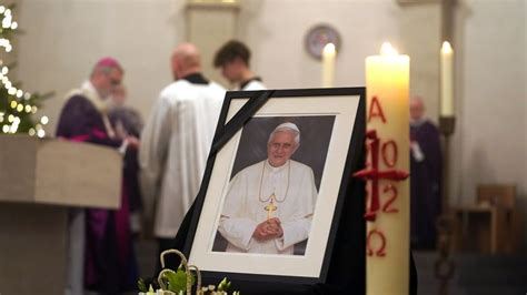 Hamburg Nimmt Abschied Von Papst Benedikt Xvi Im Marien Dom Hanse