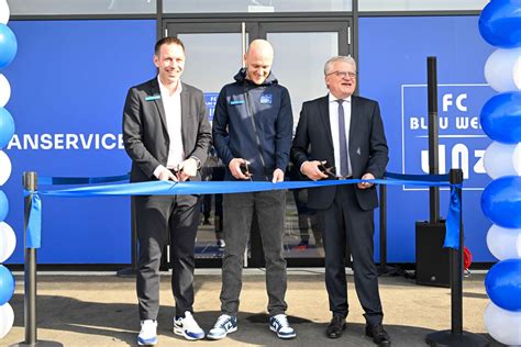 FC Blau Weiß Linz eröffnet Fanservice Center FC Blau Weiß Linz