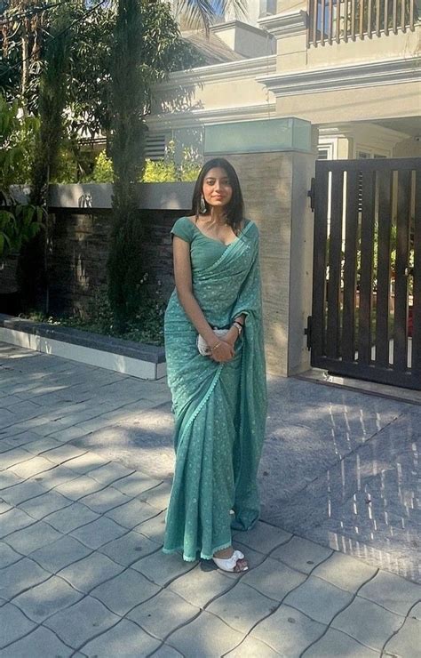 saree girl dp stylish cute hidden face attitude pics