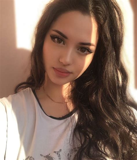 Madina Anatolyevna Cute Makeup Looks Pretty Makeup Brunette Beauty