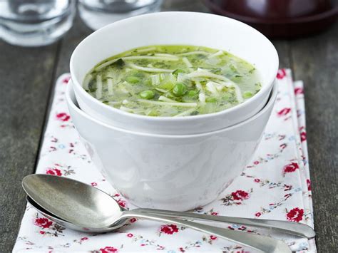 Nudelsuppe Mit Erbsen Rezept Eat Smarter