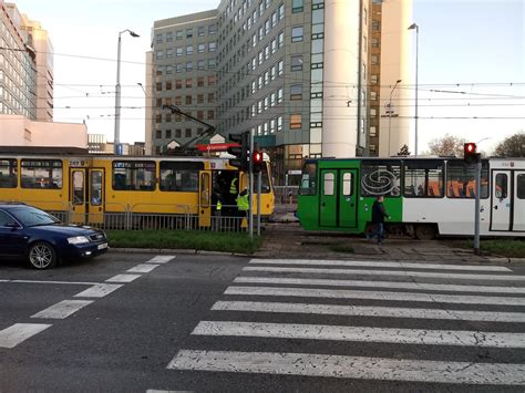 Ruch Tramwajowy Wstrzymany Awaria Na Linii Nr G Os Szczeci Ski