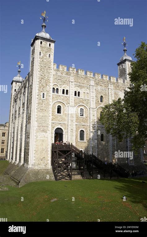 White Tower, Tower of London, London. England, UK Stock Photo - Alamy