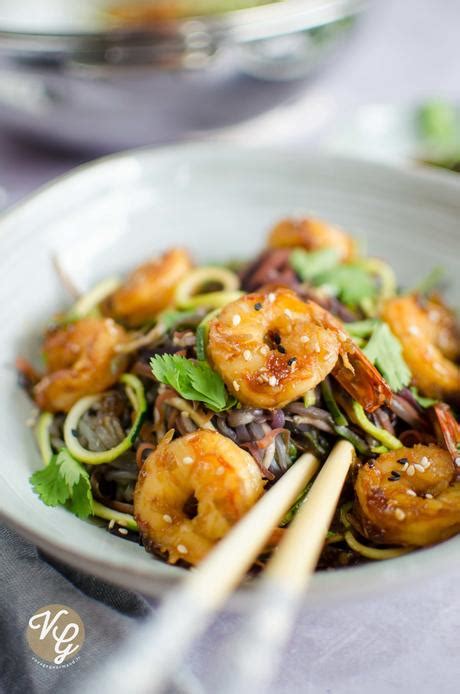 Wok de crevettes caramélisées et légumes de saison À Voir