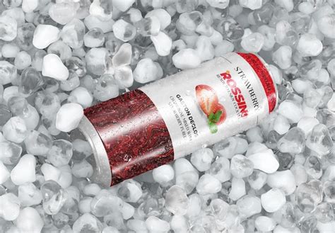 Premium PSD | Psd fruit soda cans with ice cubes