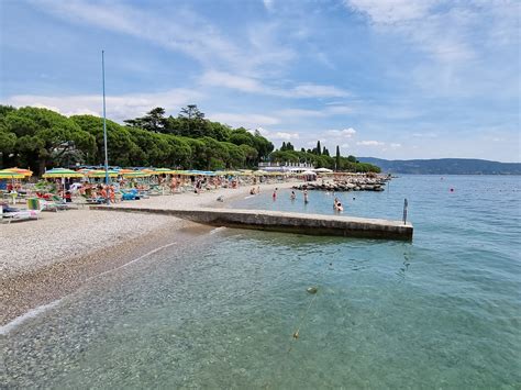 Spiaggia Lido Azzurro Toscolano Maderno Brescia Italy Detailed