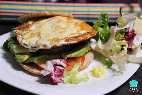 Sándwich vegetal con huevo Fácil