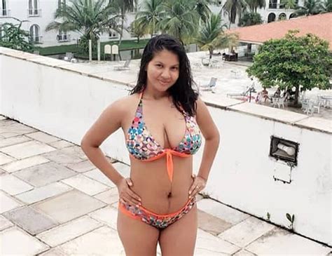 Hot Sexy Elizabeth Potthast Bikini Pics