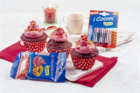 Red Velvet Cupcakes ripieni di crema al pistacchio Decorì