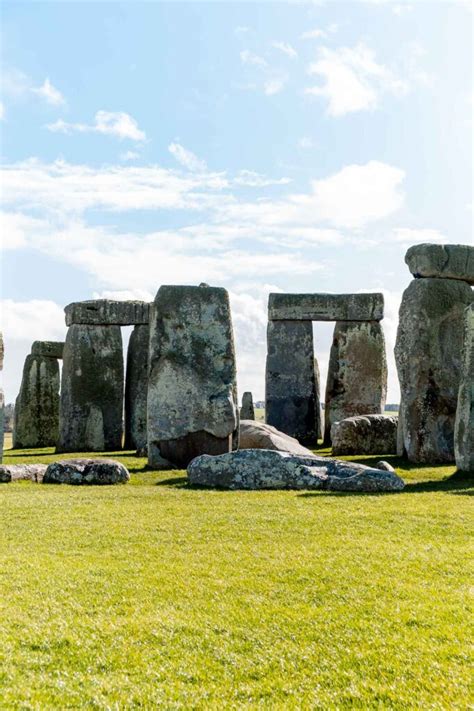 How To Get To Stonehenge From London | Train, Bus & Day Trips | Hues Of ...