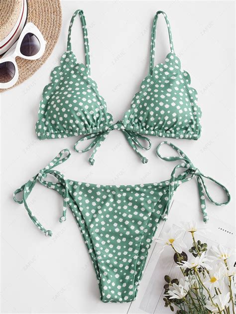 ZAFUL Ribbed Ditsy Print Scalloped String Bikini Swimwear In LIGHT