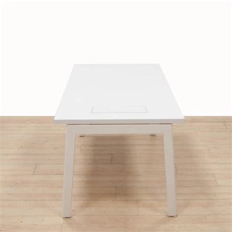 Comprar Mesa Trim de Sotubo blanca 140cm con tapa de electrificación