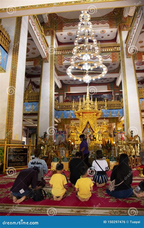 La Pagoda De Phra Mahathat Kaen Nakhon En El Templo De Wat Nong Waeng