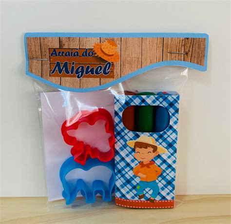 Lembrancinha Kit Massinha Personalizadas Festa Junina Menino