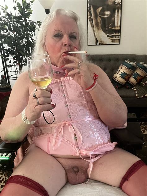 Pissing In Pink And Smoking Nude Pics Xhamster