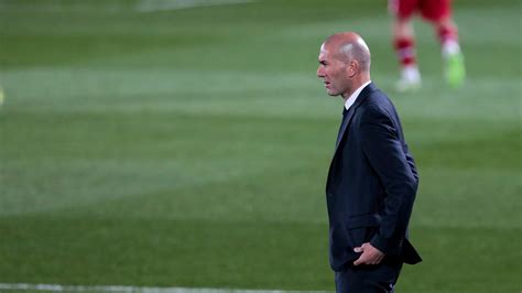 Mercato Real Madrid Pérez aurait lancé un énorme ultimatum à Zidane