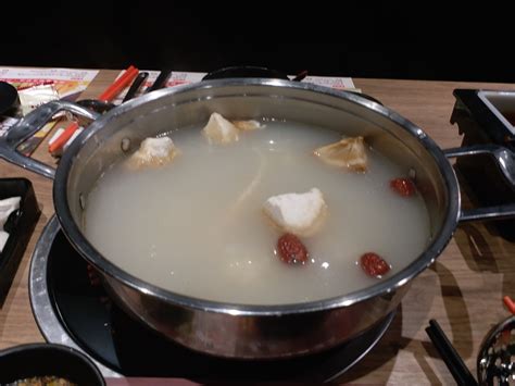 GIANT SEAFOOD HOT POT CHUANG S LONDON PLAZA Hong Kong Restaurant