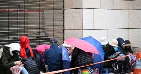 Supporters Of Hong Kong Pro Democracy Hero Jimmy Lai Wait In Cold For