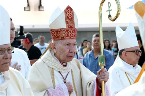 Arcebispo Em Rito De Brasilia Cardeal Jos Freire Falc O Celebra