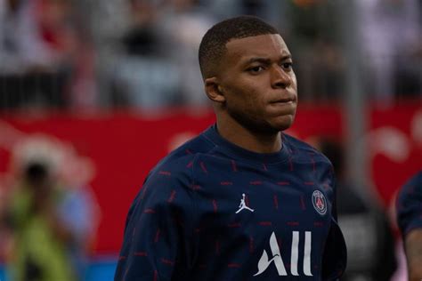 Foot Salaire durée du contrat Ce que le PSG a proposé à Kylian