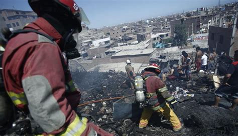 San Martín de Porres Familias lo pierden todo tras voraz incendio en