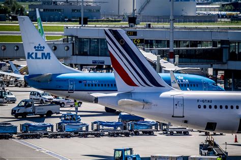 Reizigers KLM Vast Op Schiphol Door Storing Hamburg