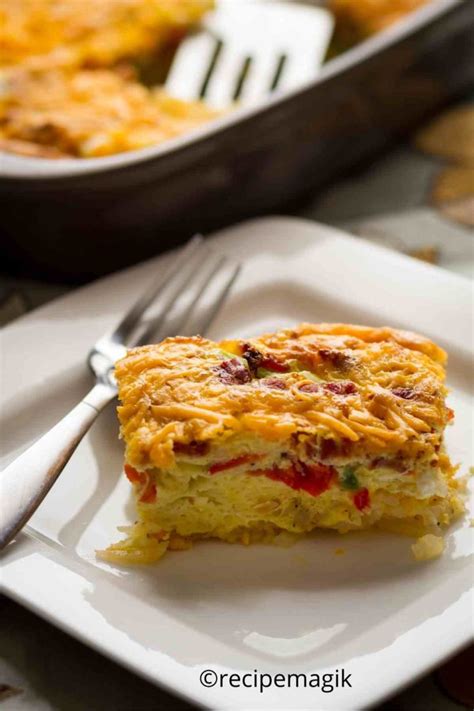 Thanksgiving Breakfast Casserole - RecipeMagik