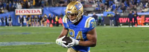 College Football Week 8 Odds Picks And Predictions Ucla Vs Oregon