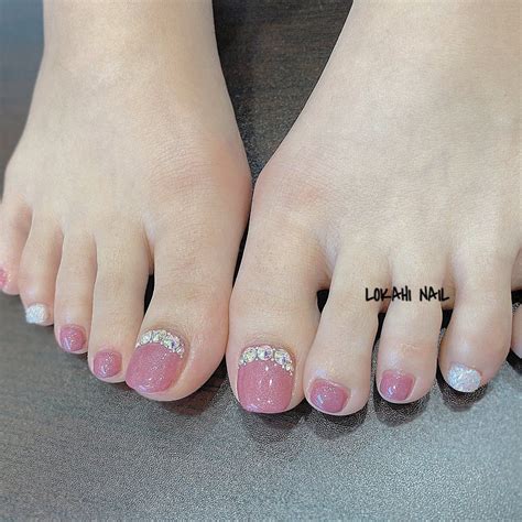 オールシーズン フット ビジュー ピンク ジェルネイル LOKAHI NAIL ロカヒネイルのネイルデザイン No 5259871 ネイ