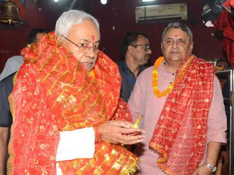 Cm Nitish Kumar And Tejashwi Yadav In Durga Puja Bihar Bhaskar Latest