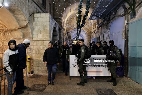 Srail Polisi Mescid I Aksa Ya Bask N D Zenledi Anadolu Ajans