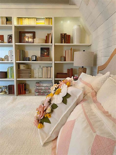 21 Attractive Ways to Optimize Small Bedroom Storage