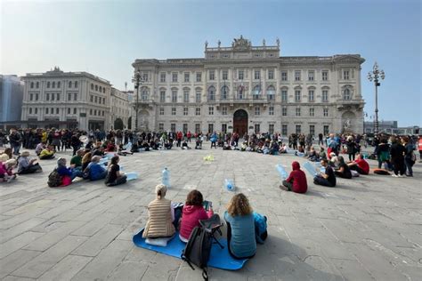 Trieste No Green Pass Pranzo Sociale A Base Di Jota Contro Ricatti