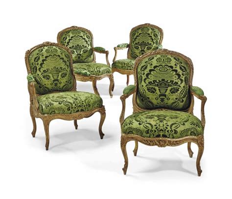 Suite De Quatre Fauteuils A La Reine D Epoque Louis Xv Fauteuil