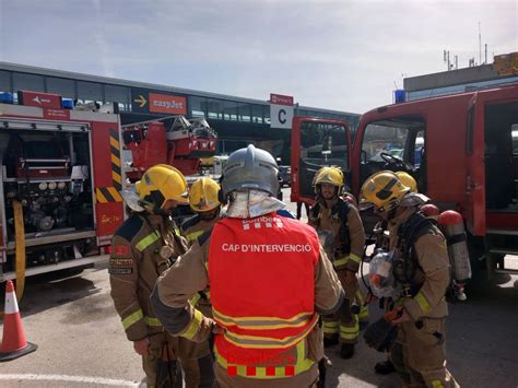 Simulacro De Accidente En El Aeropuerto El Prat Al D A