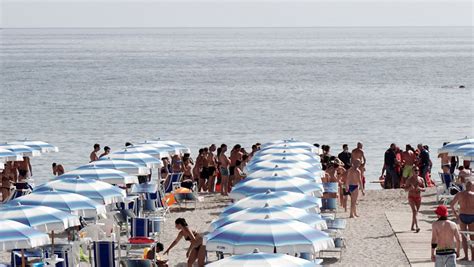 Tragedia Sulle Spiagge Italiane Boom Di Malori E Morti Bagnanti Sotto