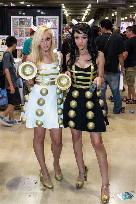 25 Funny And Unique Halloween Costumes Based On TV Characters | Doctor who costumes, Doctor who ...