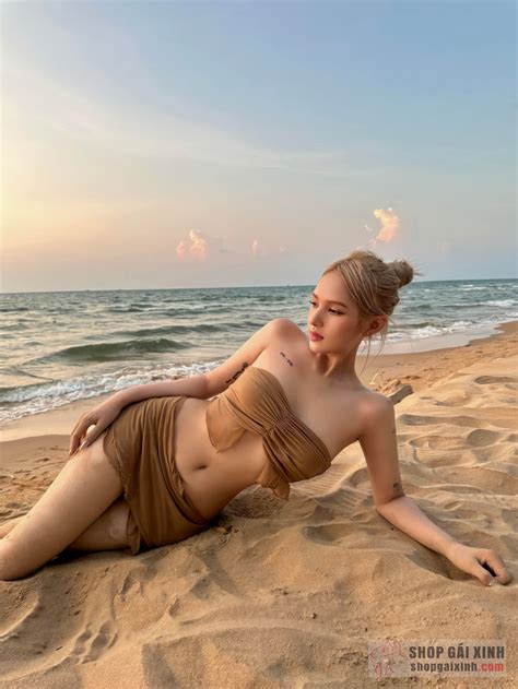 G I Xinh Xo I Non Khoe Th N H Nh C C Chu N Trong Bikini Shop G I Xinh