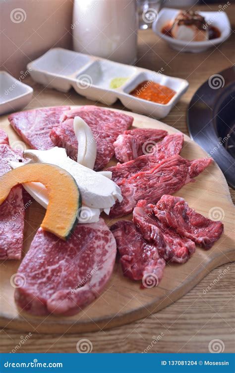 Korean Bbq Chilly Raw Beef Slice Platter Stock Photo Image Of Chinese