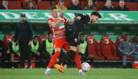 Wechselt FCA Stürmer Demirovic zum VfB Stuttgart Das ist der aktuelle