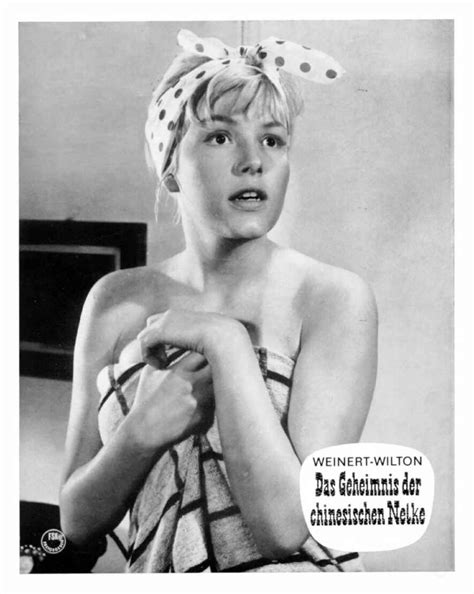 Naked Olga Schoberova In Secret Of The Chinese Carnation