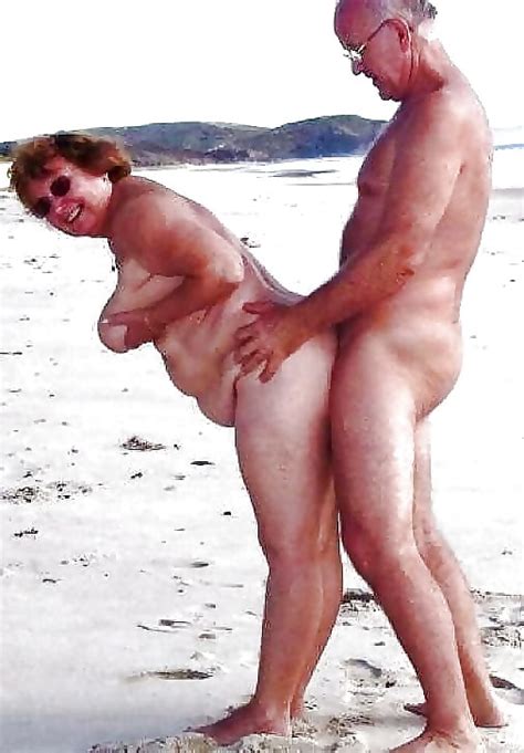 Mature Sex On Public Beach Photo 1 78 X3vid