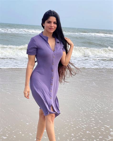 Divya Bharathi Sensational Beach Beauty Stuns Discussions