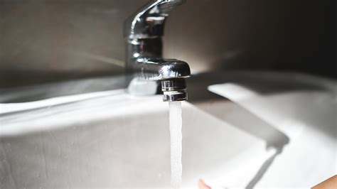 Florida moves closer to banning fluoride in local water supplies