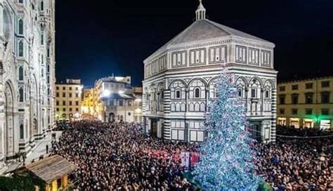 Accensione Dell Albero Di Natale In Piazza Duomo Firenze Centro