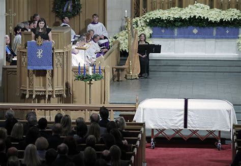 Hundreds Mourn Elizabeth Edwards At Funeral