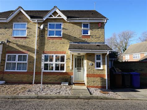 3 Bed Semi Detached House For Sale In Hazel Drive South Ockendon Rm15