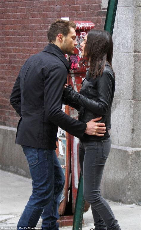 Victoria Justice And Ryan Cooper Kiss In Loved Up Scene For Mtvs Eye