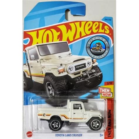 Miniatura Hot Wheels Toyota Land Cruiser T Hunt regular do Lote K de 2023 Série Then and Now 2