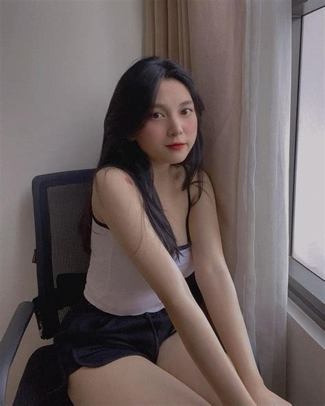 Hot girl Gia Lai tung loạt ảnh bikini hiếm hoi khiến dân tình khen nức nở Người đẹp Việt